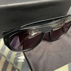 Kendall and Kylie mercy flattop sunglasses Kendall & Kylie | Accessories | Kendall And Kylie Mercy  main image 2